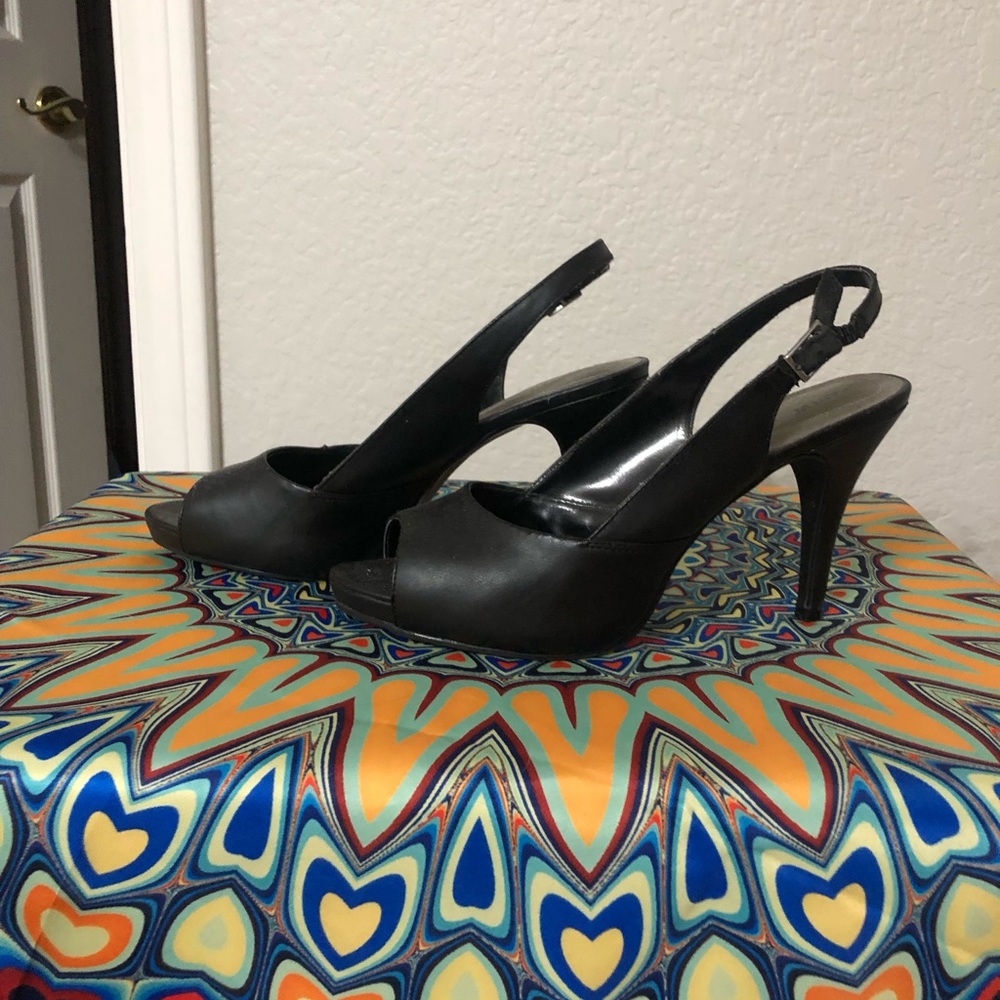 Peep toe 3 inch heel office shoe